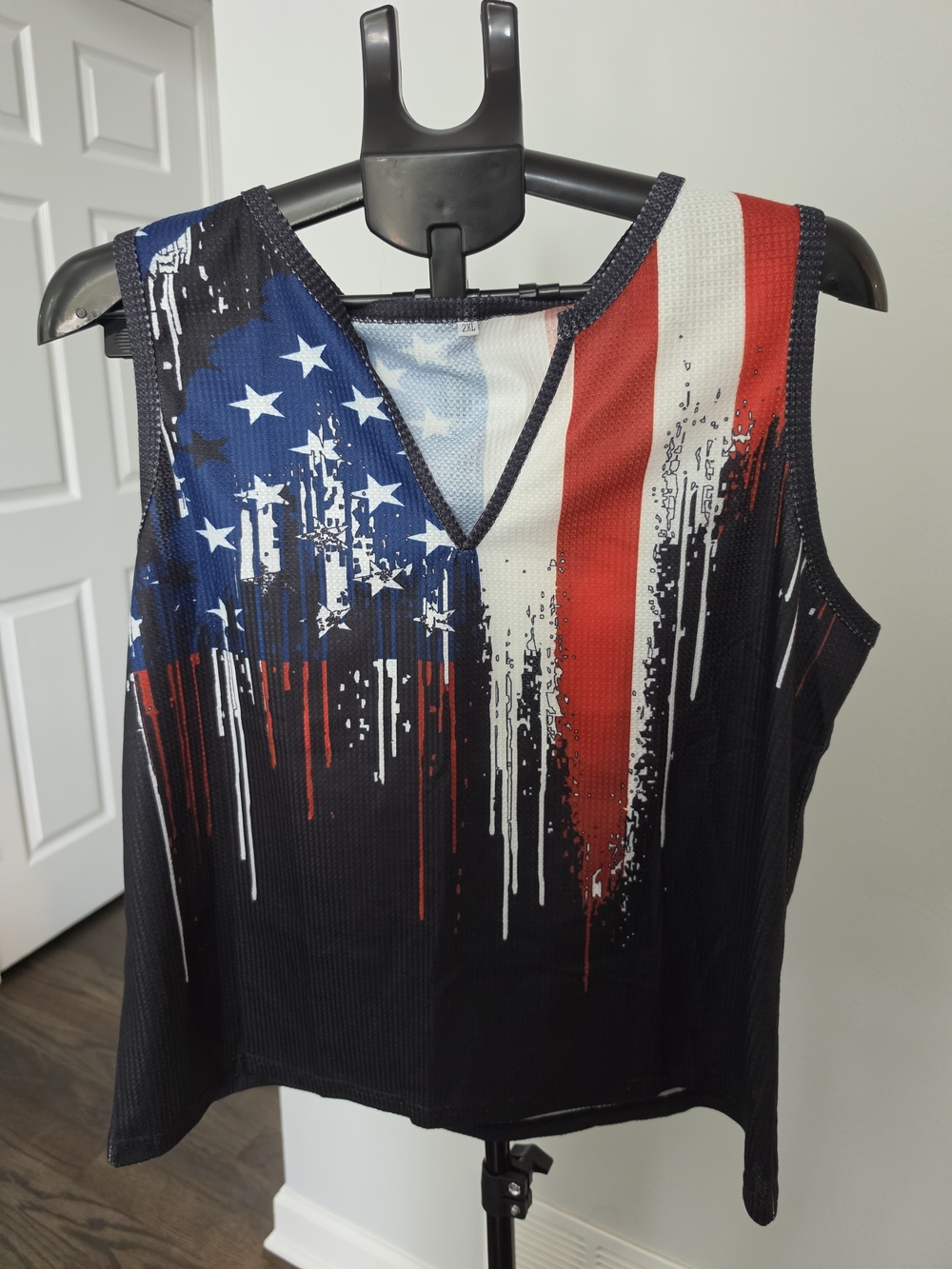 Sleeveless USA Flag Print V-Neck Tank Top - Black/Red/Blue